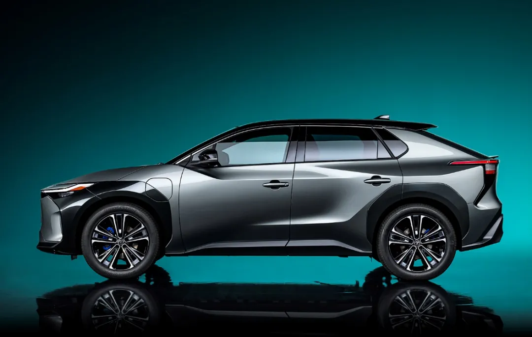 100%还原概念车的TOYOTA bZ4X,一辆搭载未来科技的量产电动车